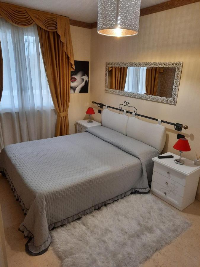 Appartamento Elite Du Lac Desenzano del Garda Buitenkant foto